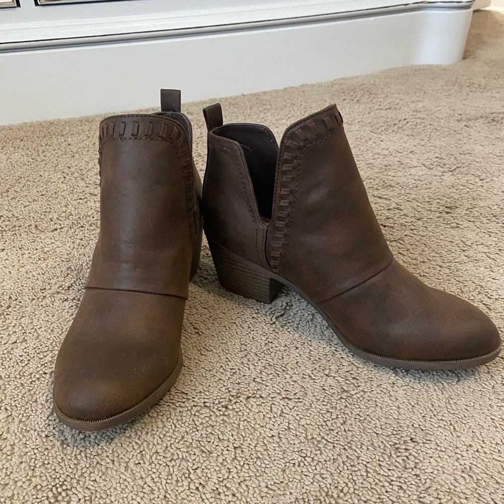Rock & Candy Lipton Chelsea Boots 7.5